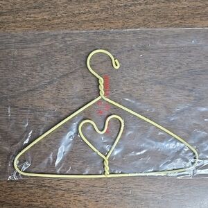 Set of‎ 10 Mini Hangers, Yellow, 6"x4"